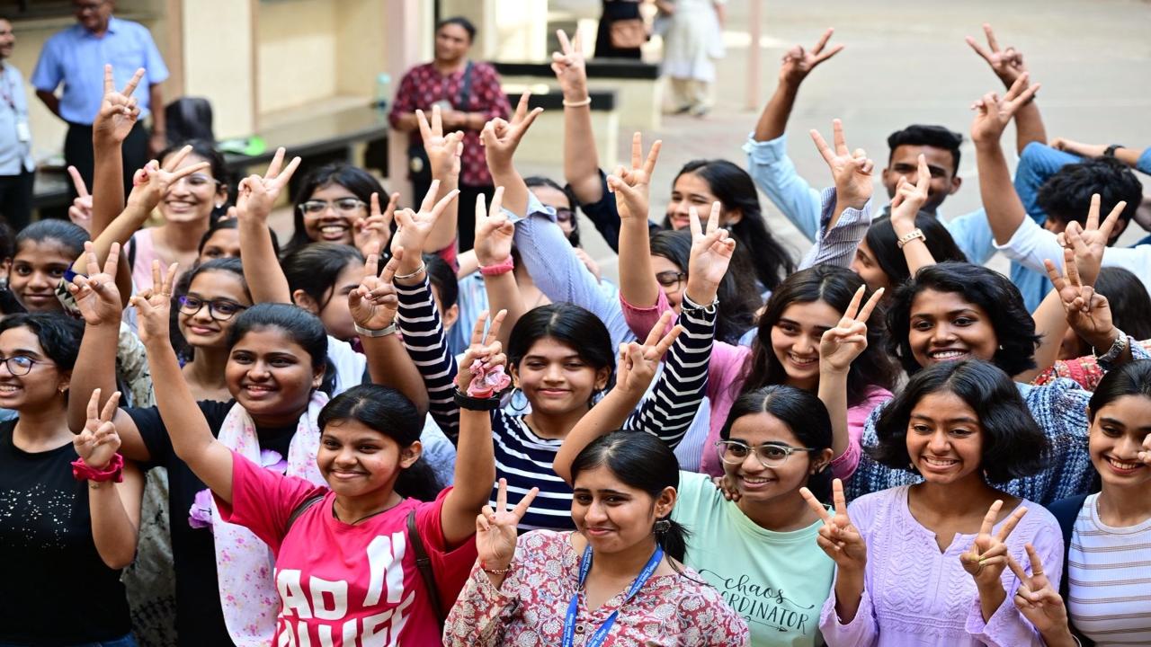 Mumbai LIVE: Mumbai records 92.93 pass percentage in HSC exams 2025