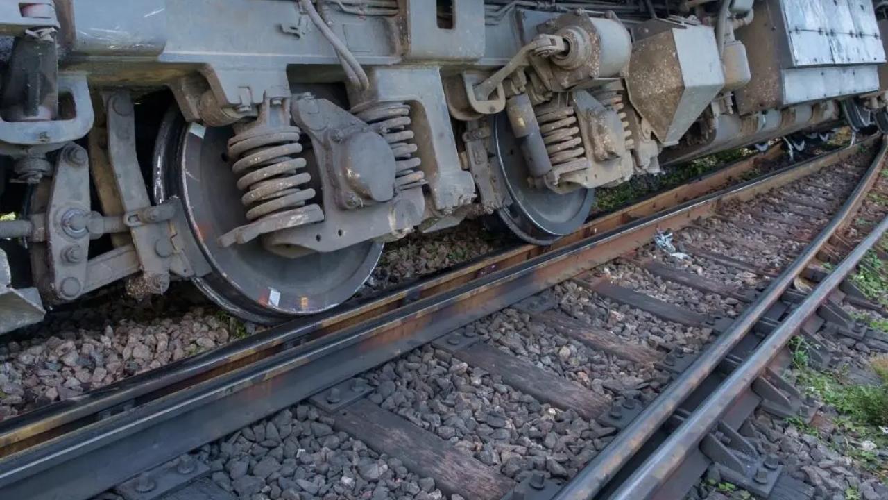 Goods train derails between Bhiwandi and Kharbao in Thane district